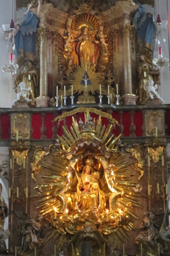 Altar …